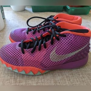 Kyrie Irving Nike EASTER sneakers